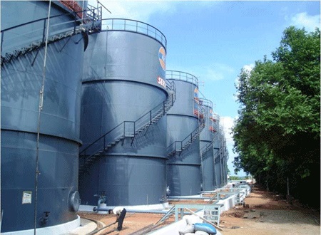 There are 99 giant oil storage tanks in Trincomalee, but only a few are used. 