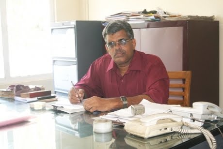 Veeragathy Thanabalasingam, Editor-in-Chief of Thinakkural and winner of Lifetime Achievement awards