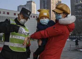 The death toll in mainland China has now reached more than 1,000, after 108 people died from the virus on Monday [Getty Images]