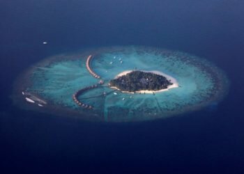A photo showing a resort island in the Maldives.PHOTO: REUTERS