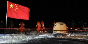 China’s spacecraft brings home moon samples