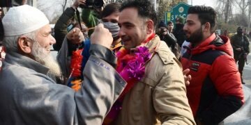 Anti-Modi Kashmiri group wins local elections