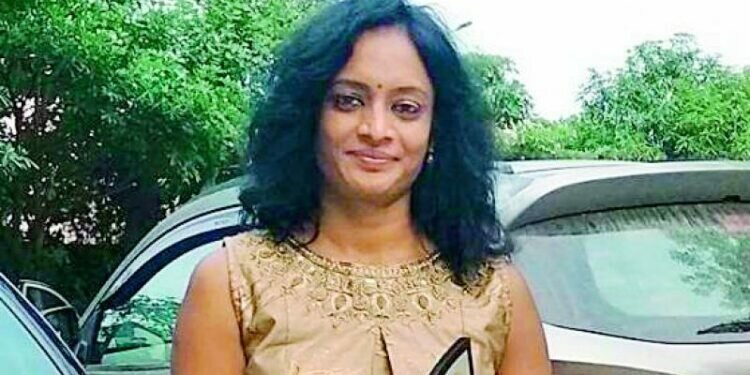 47 year old Indian lady Syamala Goli swimming across Palk Strait