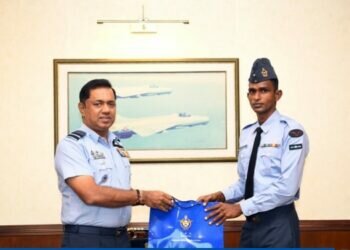 Roshan Abeysundara sets record for swimming across Palk Strait from Talaimannar to Dhanushkodi and back