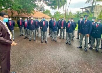 Deputy High Commissioner Vinod K. Jacob with the Lankan delegation