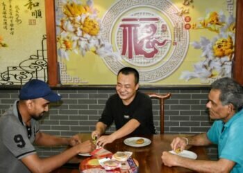 Chinese and Sri Lankan workers to celebrate their moon festivals together