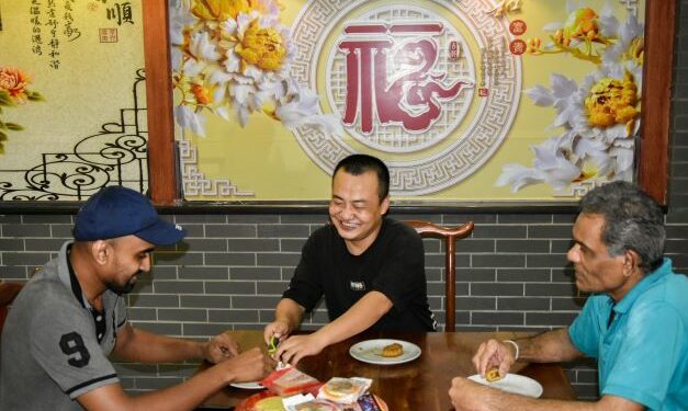 Chinese and Sri Lankan workers to celebrate their moon festivals together