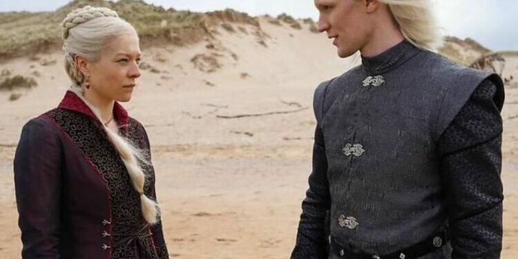 Emma D'Arcy (left) as Princess Rhaenyra Targaryen and Matt Smith as Prince Daemon Targaryen in House Of The Dragon. (Photo: HBO)