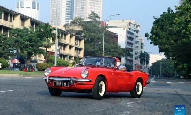 Vintage car rally in Colombo
