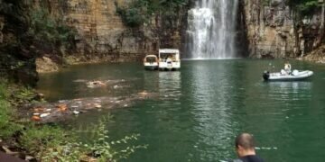 10 die when Brazil cliff wall collapses on boats in tragedy caught on video