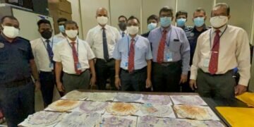 Smuggle out foreign currency worth millions