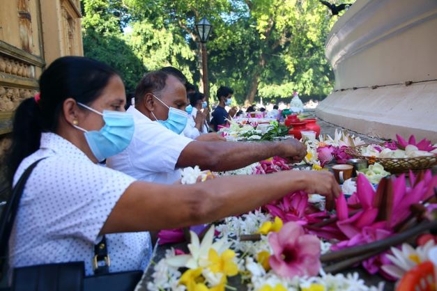 Sri Lankans celebrate Buddha’s first visit to the island