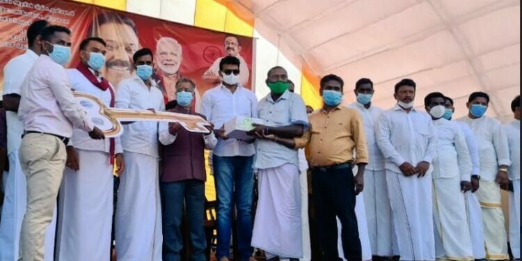 India hands over 1000 houses to Lankan Tamil plantation workers