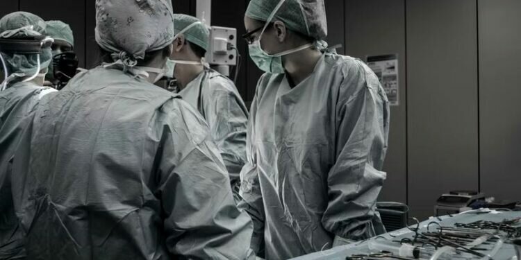 Karachi’s JPMC hires ‘Pakistan’s first transgender doctor’ Sara Gill