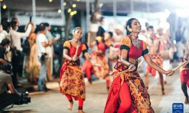 Sri Lankan Buddhists celebrate Nawam Poya