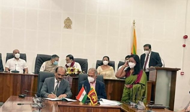 Sri Lanka and India sign agreement to develop a solar power plant in Sampur