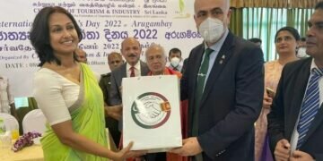 Pakistan High Commissioner honors Sri Lankan women