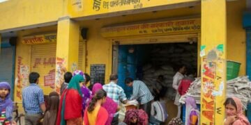 How many Indians are poor?