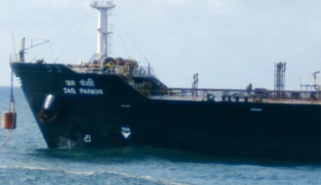 Another consignment of 40,000 mt of fuel from India arrives in Colombo