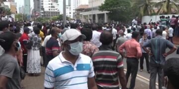 Tear gas fired at protesters trying to enter Temple Trees