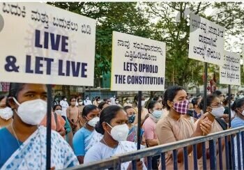 Karnataka state in India passes anti-conversion law