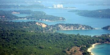 Challenges facing the development of Trincomalee port and its environs