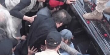 The shot in the leg is a shot in the arm for Imran Khan