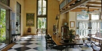 Lankan envoy discusses with Indian State Minister Geoffrey Bawa exhibition in Delhi