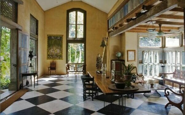 Lankan envoy discusses with Indian State Minister Geoffrey Bawa exhibition in Delhi