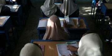 Wave of poison attacks on schoolgirls alarms Iranians