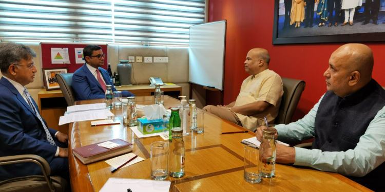 Lankan envoy discusses investment prospects with Federation of Indian Chambers of Commerce and Industry