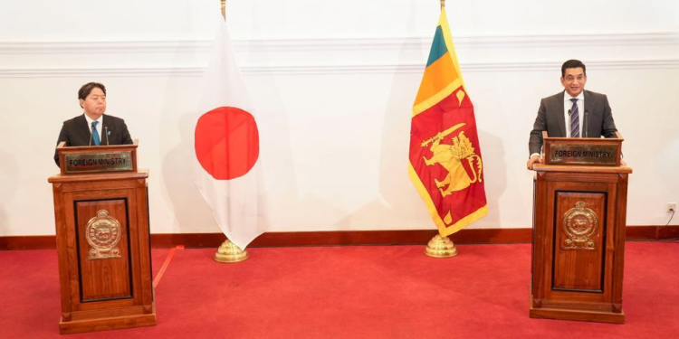 Japanese Foreign Minister and Lankan President discuss several projects