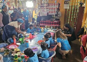 Sachin Tendulkar visits Sri Lankan schools