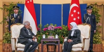 President Ranil meets Singapore’s President