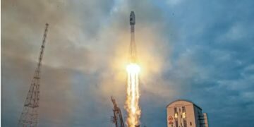 Russia’s lunar lander crashes into the moon