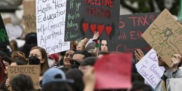 US Jews rally behind Palestinians &nbsp;