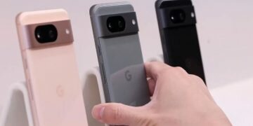 A person examines the new Pixel 8 Phone, in New York City, U.S., October 4, 2023.