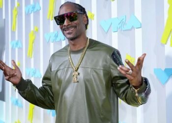 The musician and entrepreneur announced he "decided to give up smoke." Image credits - Kevin Mazur/Getty Images