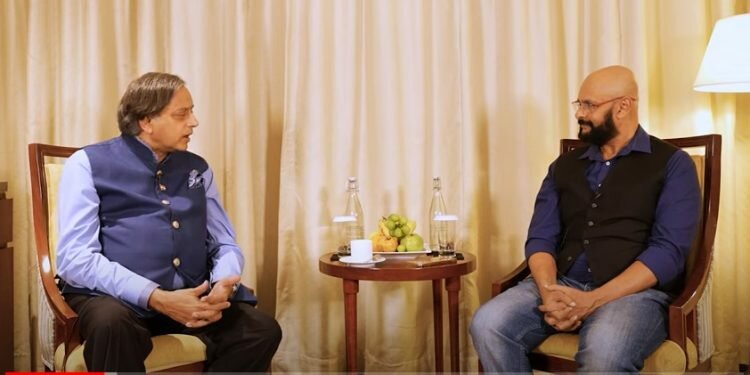 Shashi Tharoor interviewed by Santosh Menon in Colombo