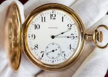 Titanic gold pocket watch sells for £900,000