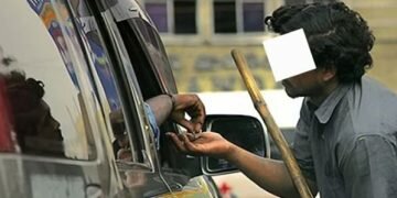 Beggars earn Rs 20,000 a day near Colombo traffic lights : Police notice for drivers