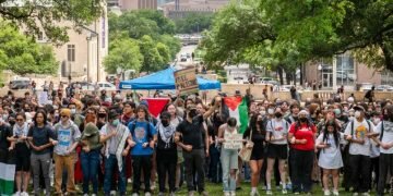 British university students protest against defense projects with Israel