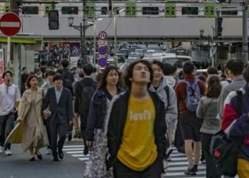 Popular Tokyo neighborhood to ban drinking in public places